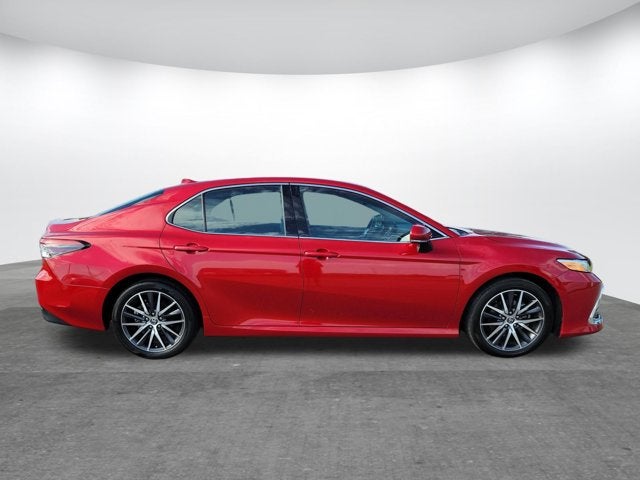 2023 Toyota Camry Hybrid XLE