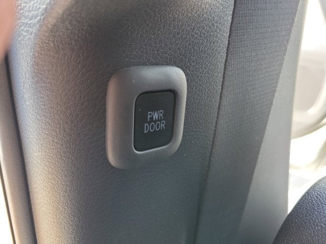 2022 Toyota Sienna LE