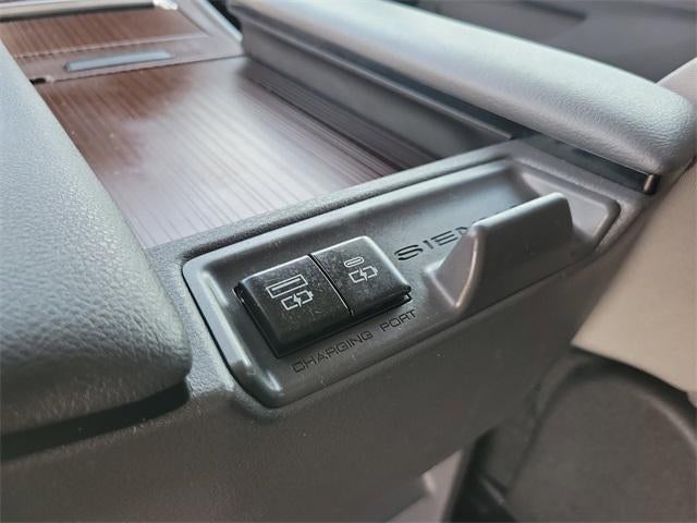 2022 Toyota Sienna LE