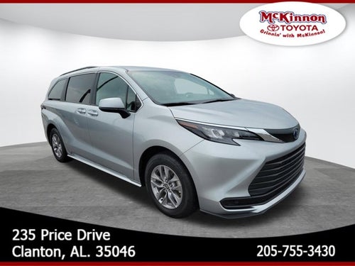 2025 Toyota Sienna LE