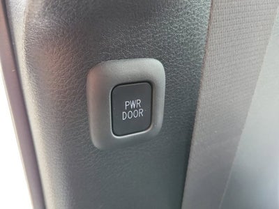 2025 Toyota Sienna LE