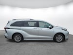 2025 Toyota Sienna LE