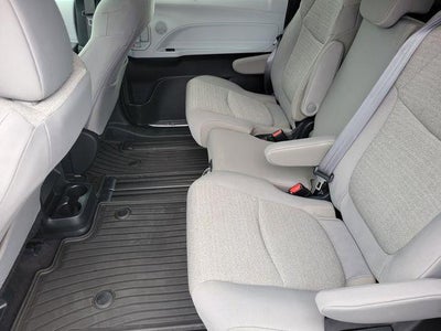2025 Toyota Sienna LE