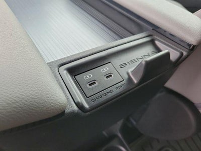 2025 Toyota Sienna LE