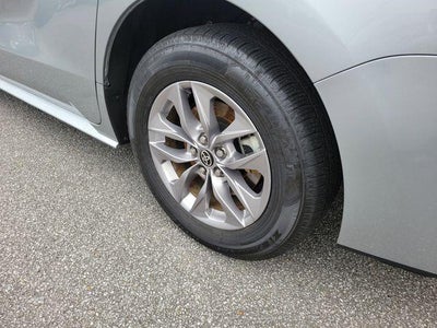 2025 Toyota Sienna LE