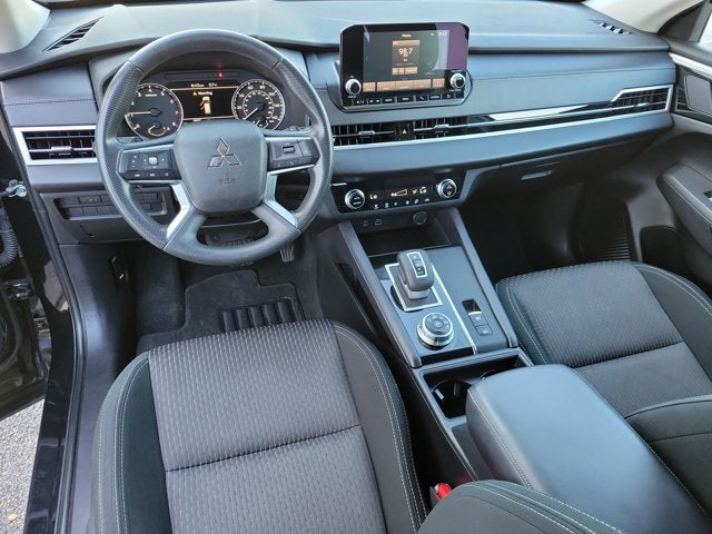 2023 Mitsubishi Outlander ES