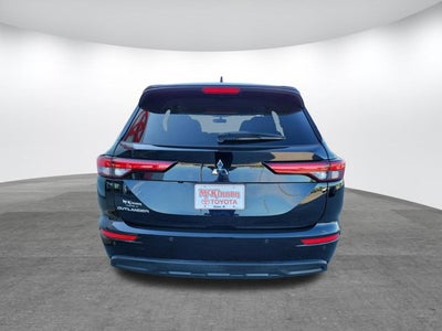 2023 Mitsubishi Outlander ES