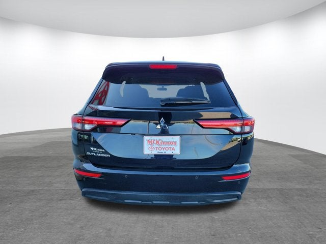 2023 Mitsubishi Outlander ES