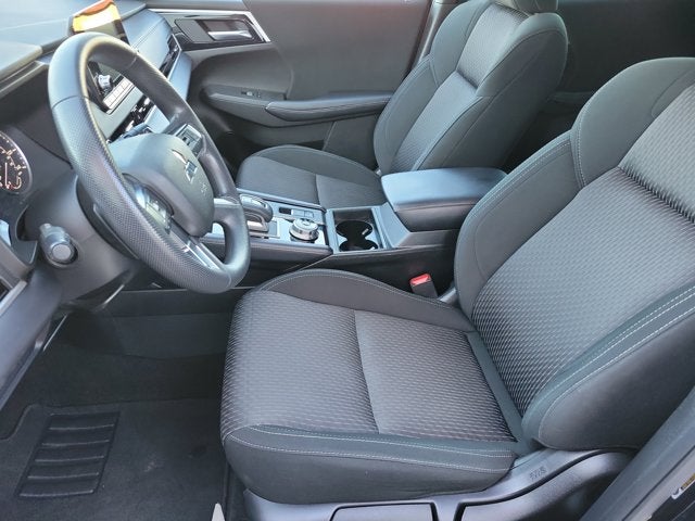 2023 Mitsubishi Outlander ES