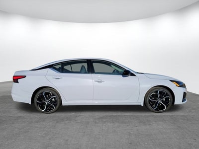 2025 Nissan Altima SR