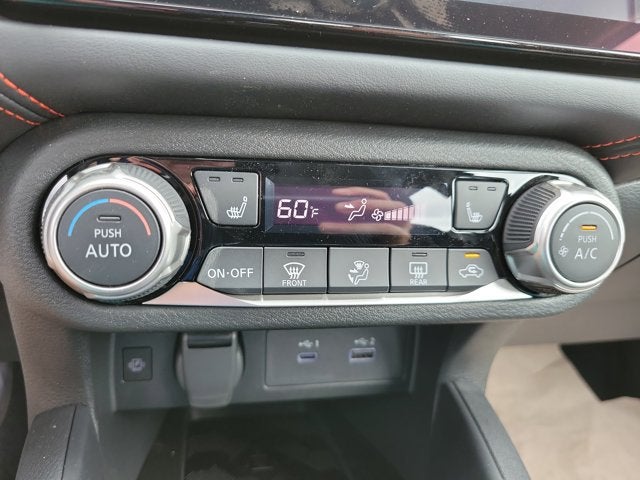 2025 Nissan Versa SR