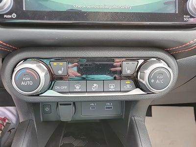 2025 Nissan Versa SR