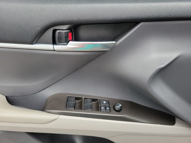 2023 Toyota Camry Hybrid SE Nightshade