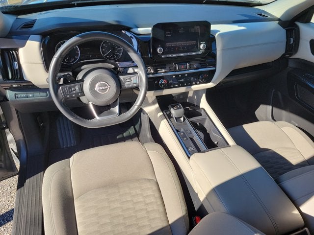 2023 Nissan Pathfinder SV