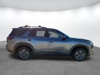 2023 Nissan Pathfinder SV