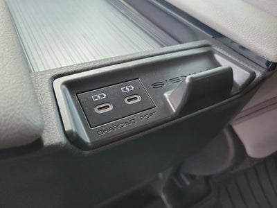 2025 Toyota Sienna LE