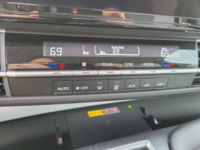 2025 Toyota Sienna LE