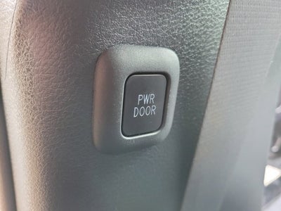 2025 Toyota Sienna LE